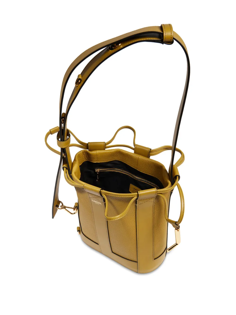 Elles bucket bag